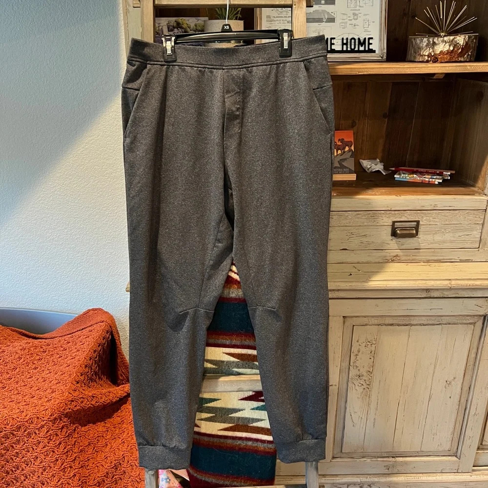 Lululemon men’s Intent jogger size XL